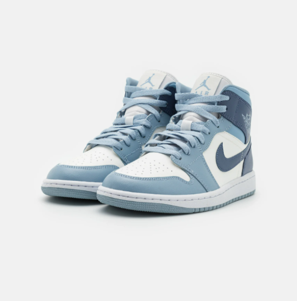 Nike Blue straped white sneakers